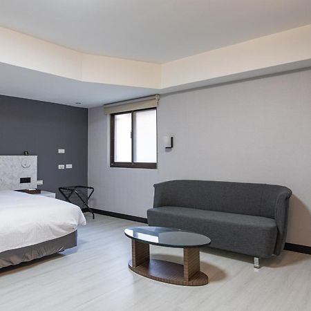 Hub Hotel - Songshan Airport Branch Taipei Extérieur photo