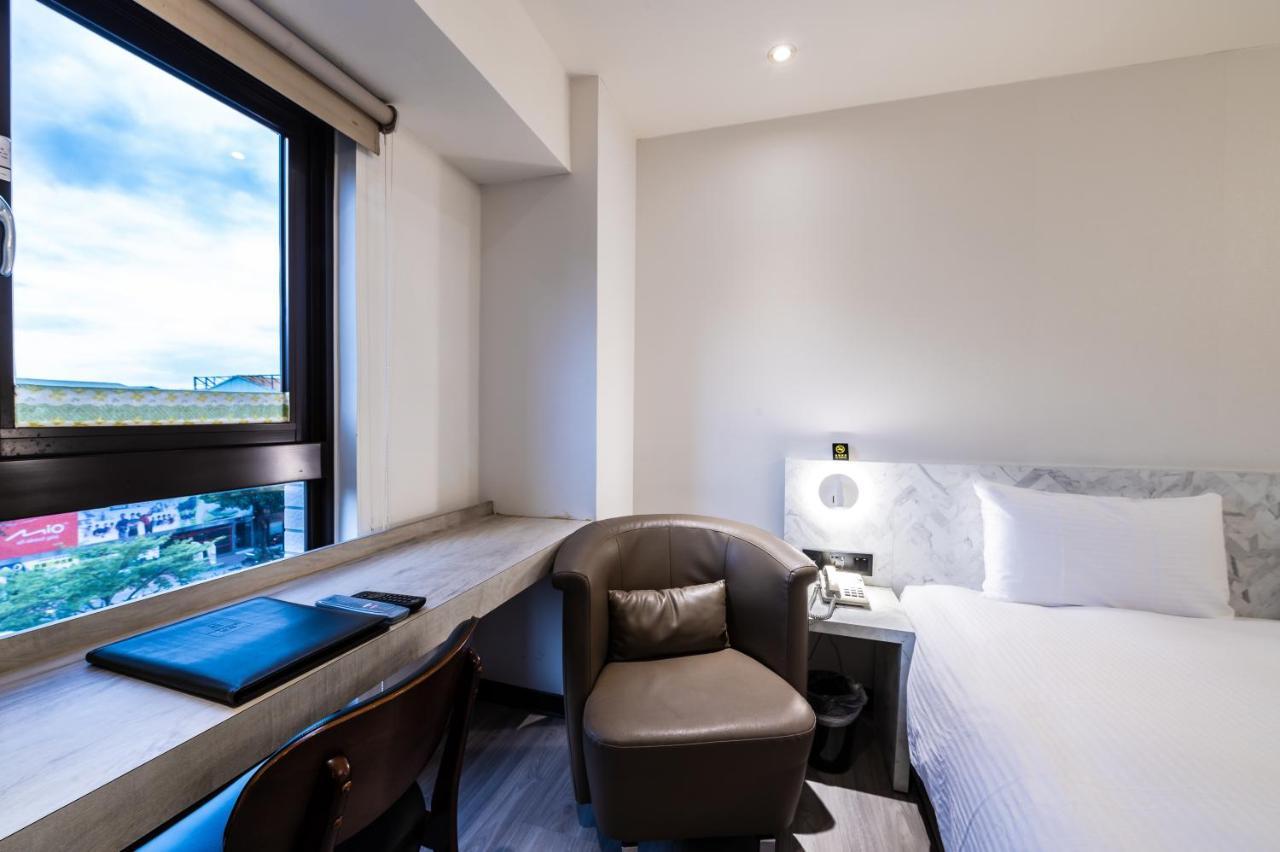 Hub Hotel - Songshan Airport Branch Taipei Extérieur photo