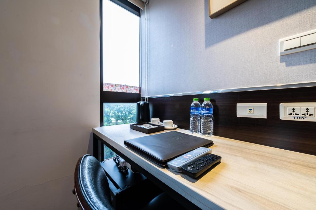 Hub Hotel - Songshan Airport Branch Taipei Extérieur photo